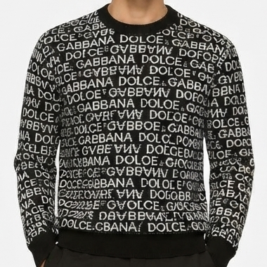 All-Over Text Print Knit Sweater – Bold & Trendy Look