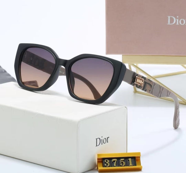 Imported  & Luxury  Initial Logo Sunglass For Women
