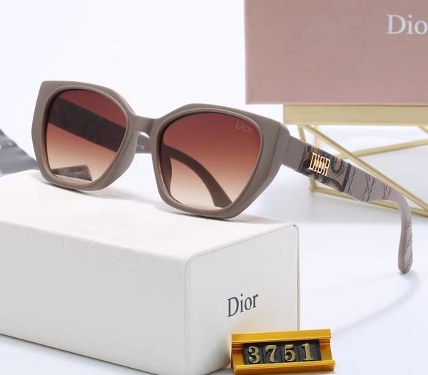 Imported  & Luxury  Initial Logo Sunglass For Women