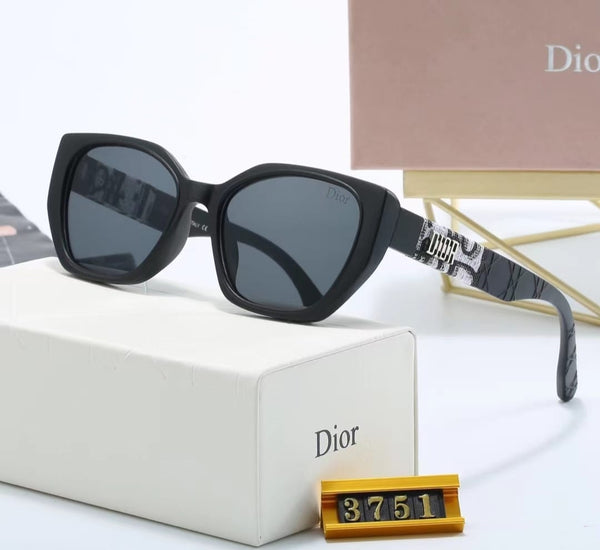 Imported  & Luxury  Initial Logo Sunglass For Women