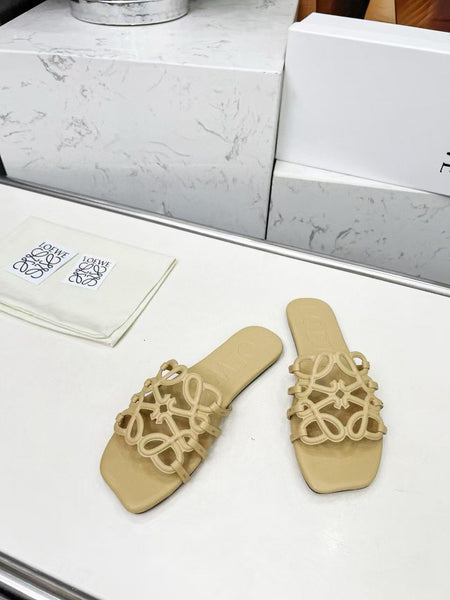 Latest Fashion Flats for Women – Featuring Engraved Detailing
