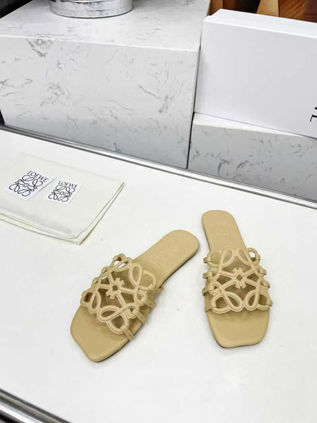 Latest Fashion Flats for Women – Featuring Engraved Detailing