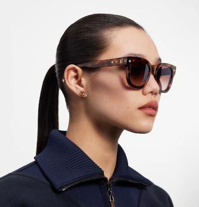 Premium Sunglasses  Gradient Lens & Iconic Monogram Logo