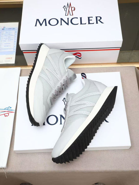 Premium  Brand  Mesh Sneakers Lightweight & Modern Comfort