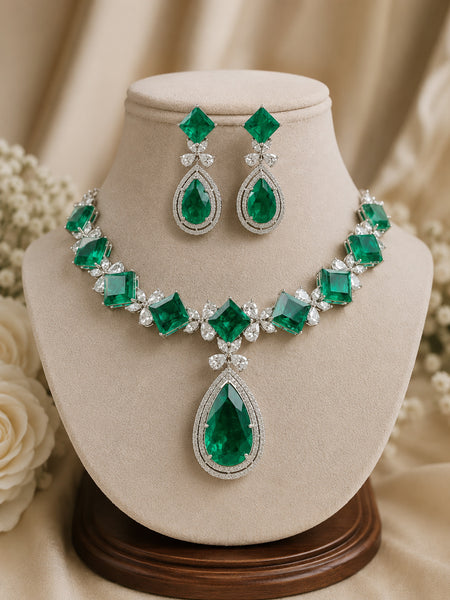 Silver-Plated Emerald Green Doublet Stone Necklace Set with AAA Quality AD & Polki Moissanite