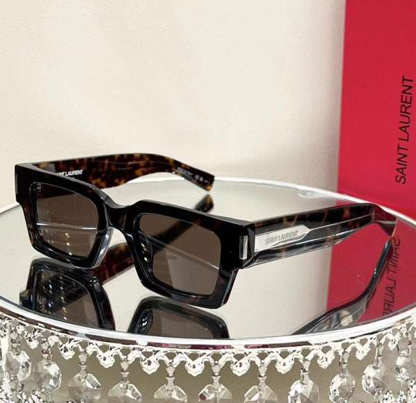 Classic line Luxurious Arms Sunglasses For Women