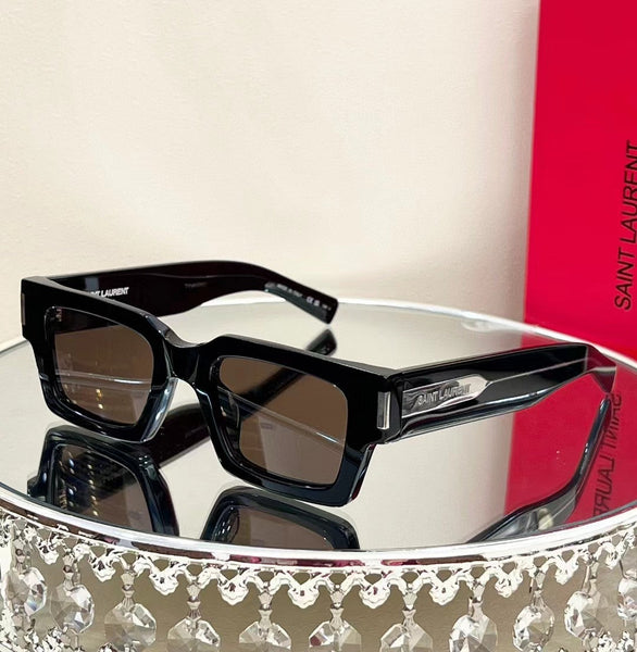 Classic line Luxurious Arms Sunglasses For Women