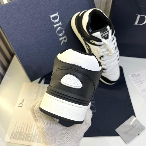 B57 Dribble Low-Top Sneaker