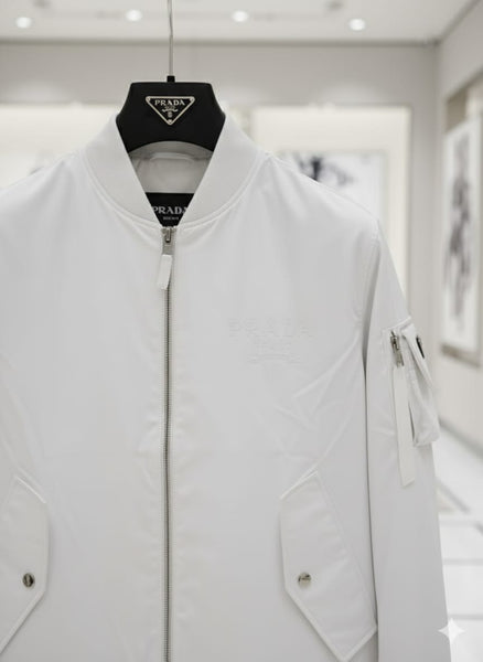 Elegant and Classic Zip Closure  Jacket