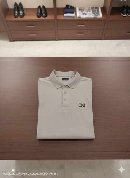 Classic White Polo T-Shirt with Logo Detail  Elegant Everyday Wear