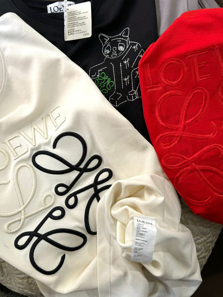 Luxury Embroidered T-shirt Iconic Art Meets Comfort