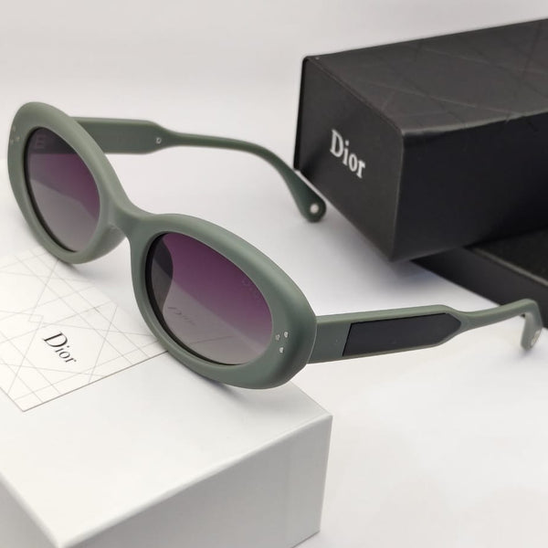 Elegant  Oval Sunglasses for Women  Chic & Stylish Look