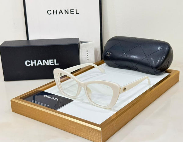 Classic Tortoiseshell Square Eyeglasses Sophisticated Everyday Style
