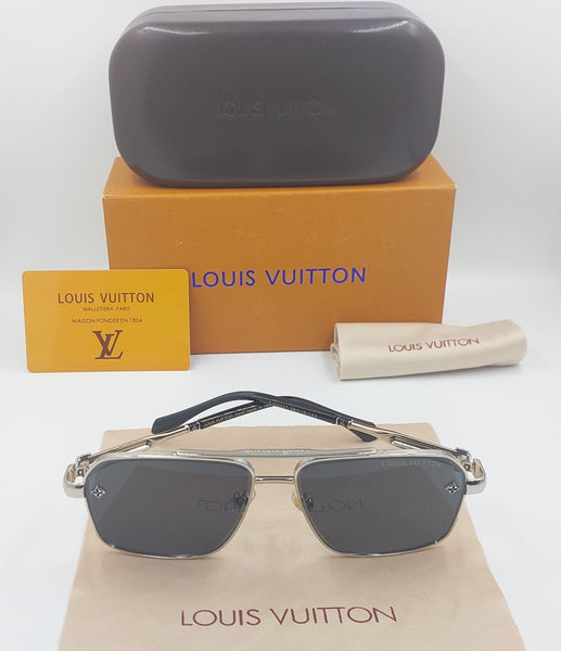 Designer  Sunglasses with Modern Temple Detailing