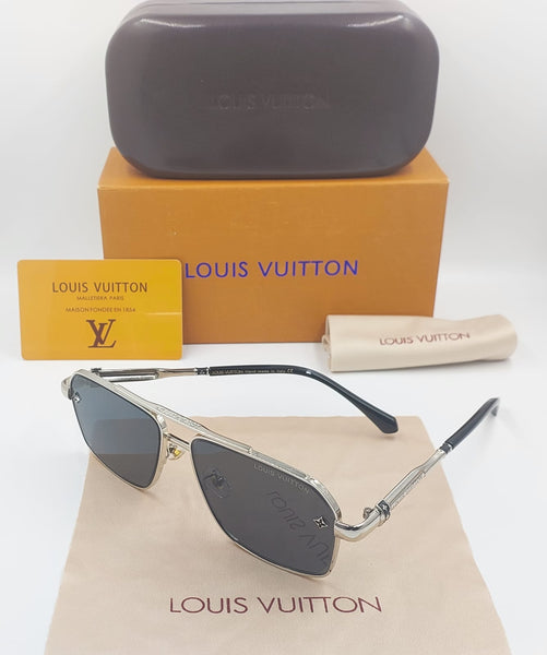 Designer  Sunglasses with Modern Temple Detailing