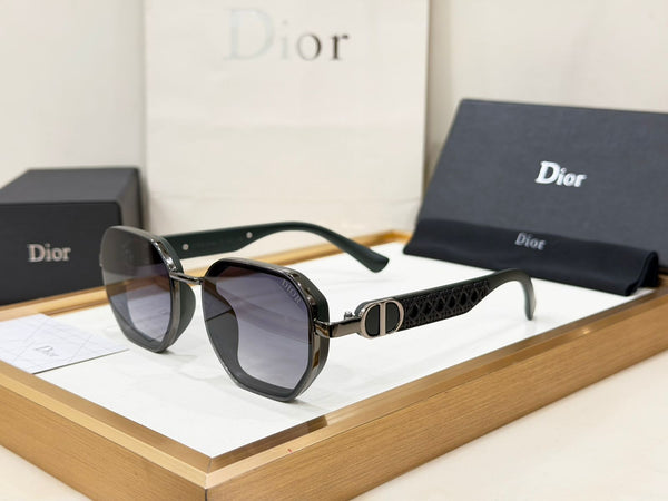 Elegant Men’s Oversized Gradient Square Sunglasses