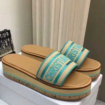 Stylish Women's Luxury Slide Sandals with Soft Footbed