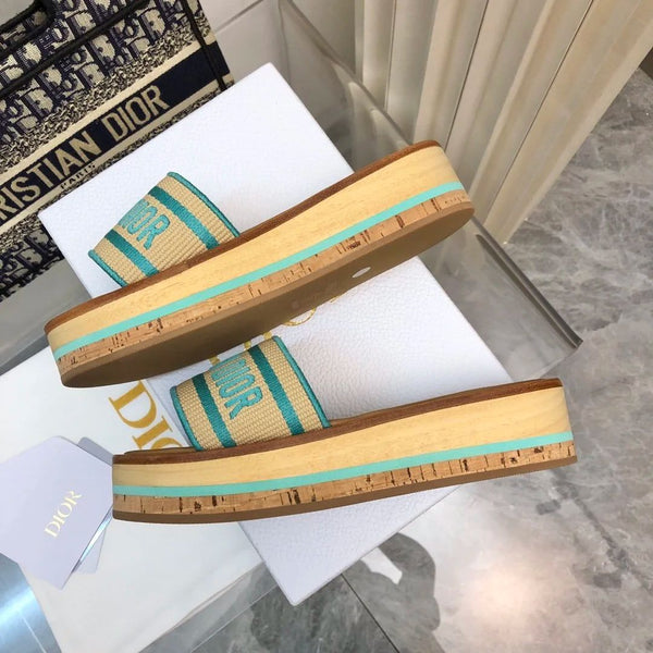 Stylish Women's Luxury Slide Sandals with Soft Footbed