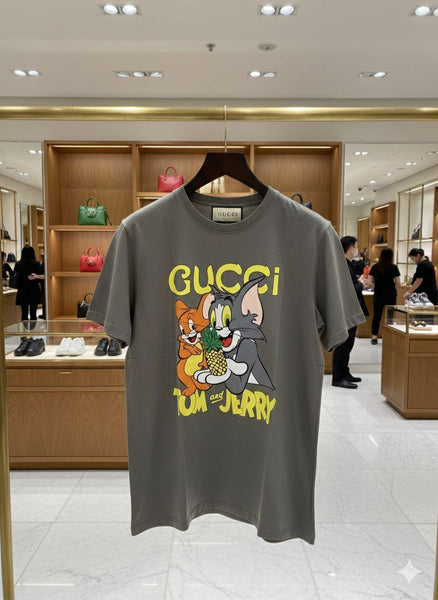 Premium Cartoon Graphic T-Shirt for Men – Cat & Mouse Printed Casual Tee