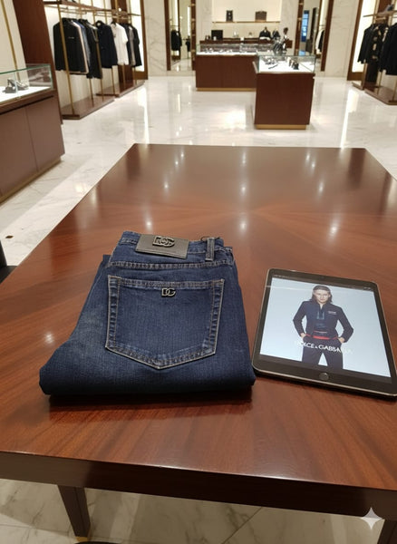 Men's Classic Straight-Fit Denim Jeans