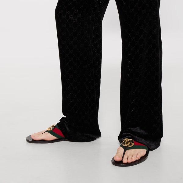 Men Premium Black Flip-Flops with Textured Pattern & Contrast Stripe Strap