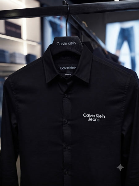 Premium Men Black Slim-Fit Button-Down Shirt – Minimalist Everyday Essential