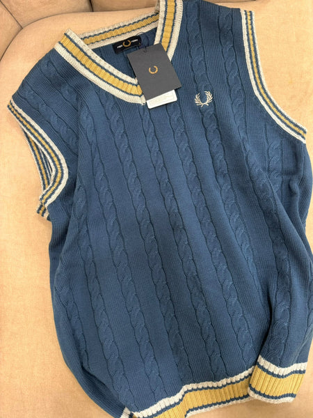 Premium Exclusive High-End Authentic Cable Knit V-Neck Sweater Vest