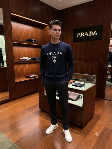 Premium Exclusive High-End Authentic Navy Crew-Neck Pullover with Classic Emblem Print