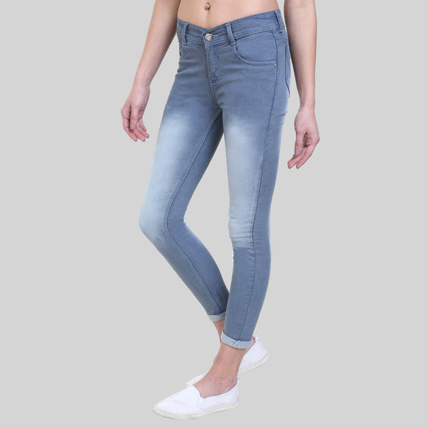 Women's Slim Fit Mid-Rise Light Fade Clean Look Streachable Jeans