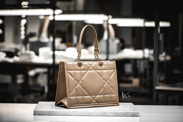 Medium Essential Tote Bag
